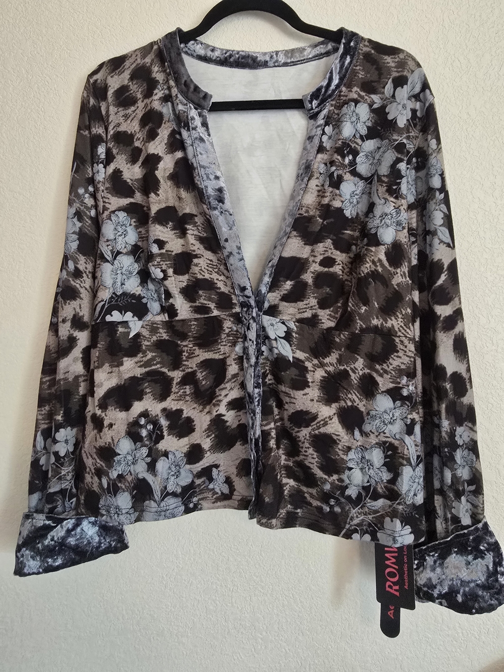 Romwe Mixed Animal & Floral Tie-Front Top in Black and Baby Blue
